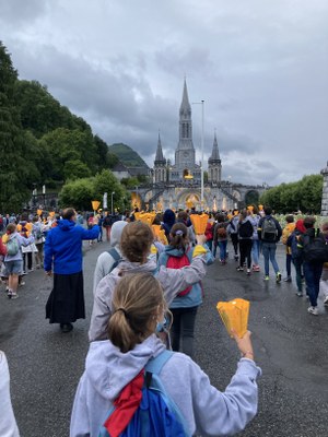 202107 006 Lourdes procession mariale présidée par Mgr Batut