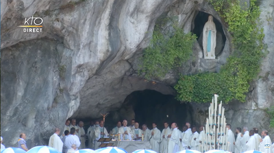 20220715 Lourdes Messe grotte 10.27.13