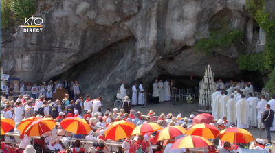 20220715 Lourdes Messe grotte 10.35.35