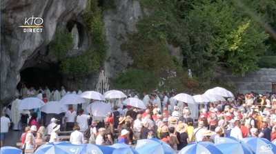20220715 Lourdes Messe grotte 10.36.58
