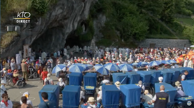 20220715 Lourdes Messe grotte 10.43.06