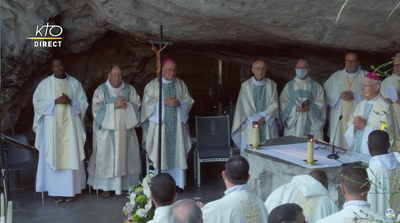 20220715 Lourdes Messe grotte 10.47.00