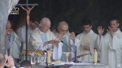 20220715 Lourdes Messe grotte 10.27.51