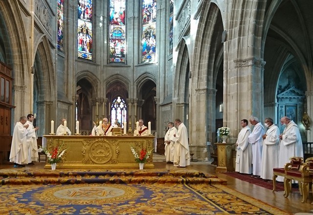 messe-de-saint-louis-patron-du-diocese